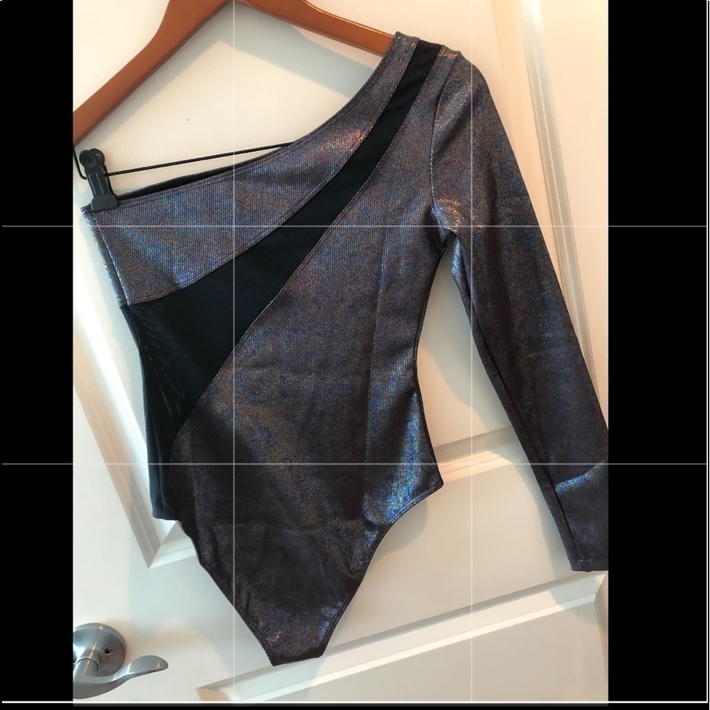 Koral Metallic One Sleeve Bodysuit - Picture 4 of 16
